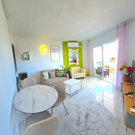 Appartamento Nogalera Skyline Retreat One Bedroom With Balcony And Amazing Sea And Views By Namaste Elite Torremolinos